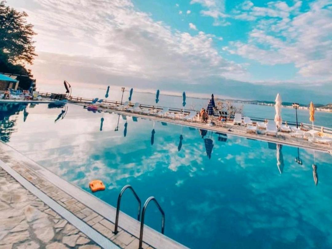 Villa Amos At Aquamarine Residence Vlore Luaran gambar