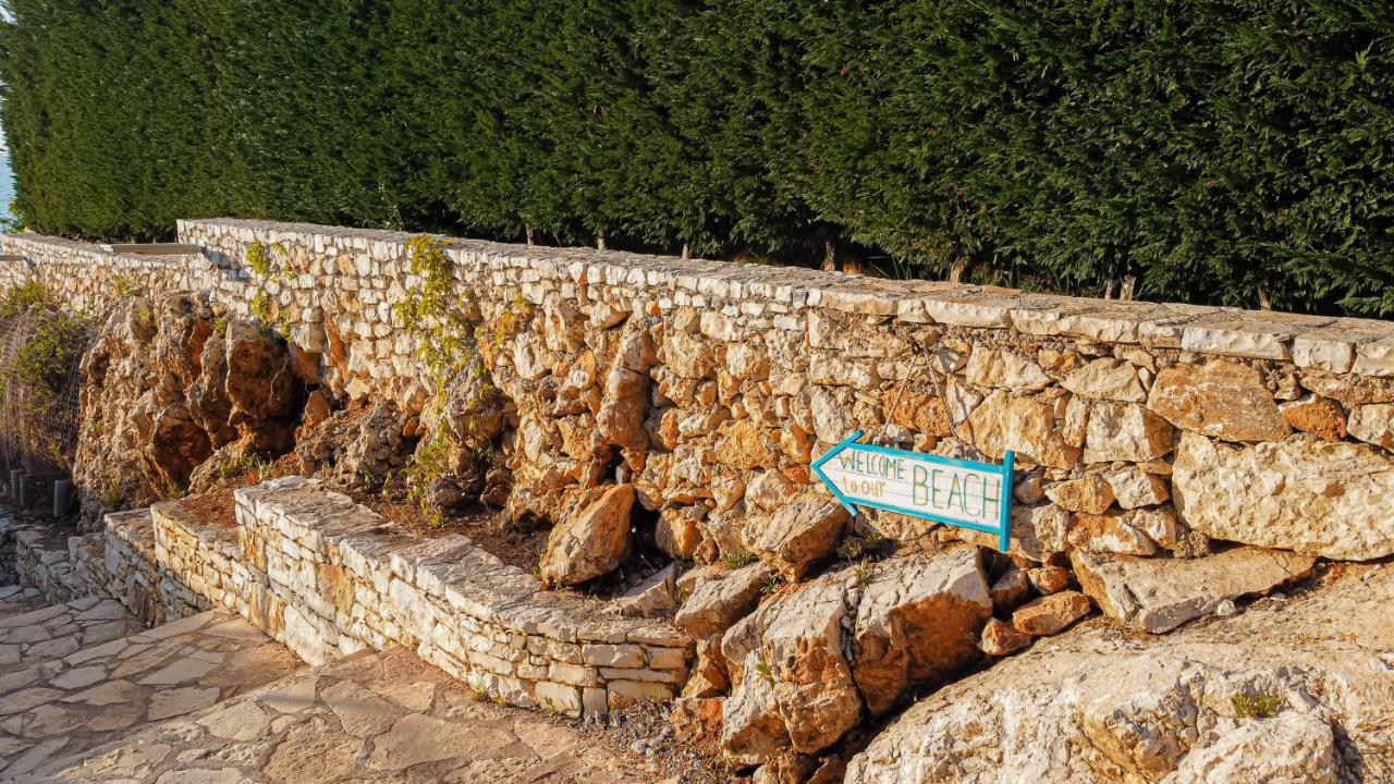 Villa Amos At Aquamarine Residence Vlore Luaran gambar